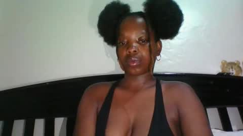 ZEEEE01 online show from April 7, 1:40 am