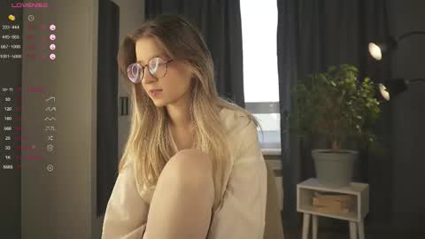 Avi online show from September 10, 2:07 pm