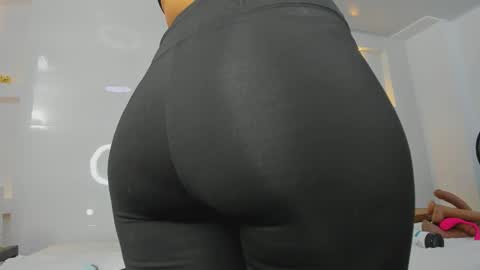 Zenda Evans online show from February 28, 4:38 am