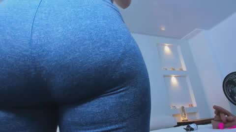 Zenda Evans online show from March 26, 4:18 am