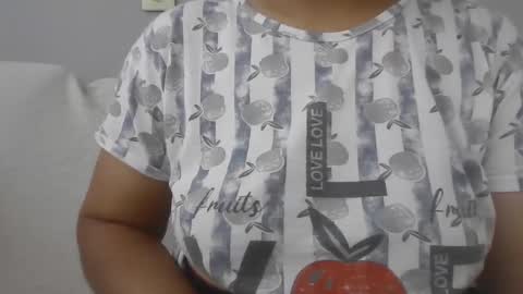 Snapshot of zeyzeysuuuu chatting on October 19, 9:25 am zeyzeysuuuu online show from October 19, 9:25 am