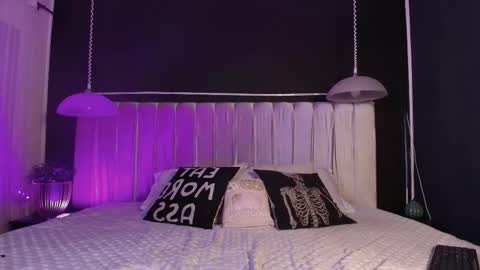 zhally_dee online show from October 13, 6:21 pm