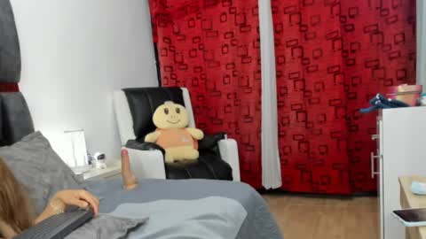 ziataylor online show from March 6, 1:37 am