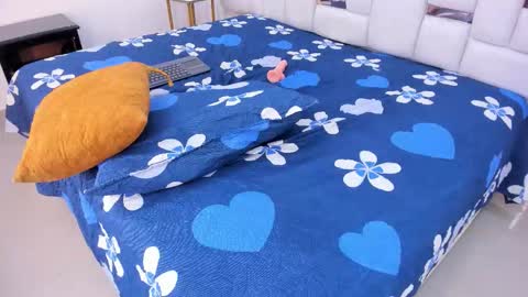 zoe__smiith online show from February 28, 7:01 am