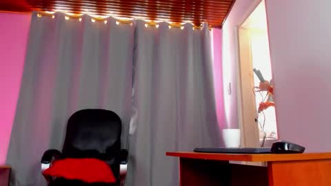 Zoe Baker online show from January 12, 2:24 pm