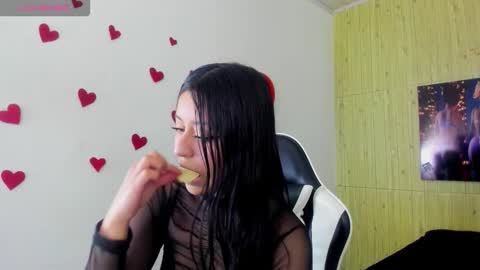 Z O E online show from March 12, 10:02 pm