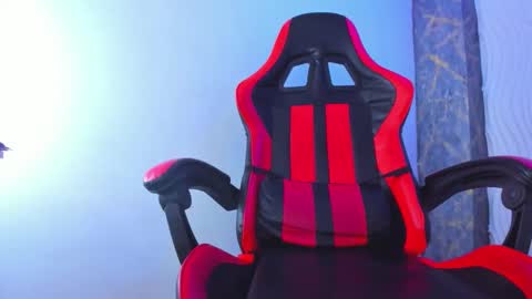 Z O E online show from October 14, 8:23 pm