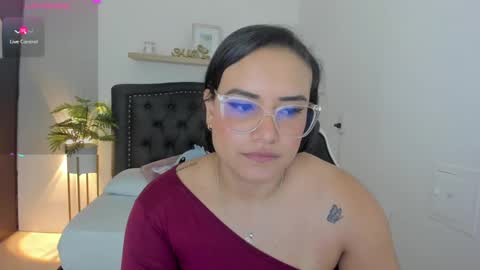 Snapshot of zoe_danae_ chatting on February 14, 12:25 pm Zoe  online show from February 14, 12:25 pm