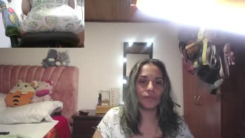 zoe hotxxx online show from June 2, 12:01 am