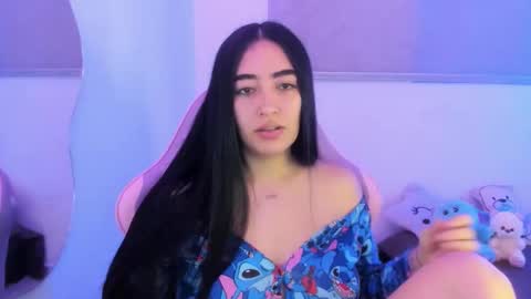 zoe_jones7 online show from February 25, 3:54 am