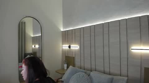 zoe_mhendez online show from February 7, 12:19 pm