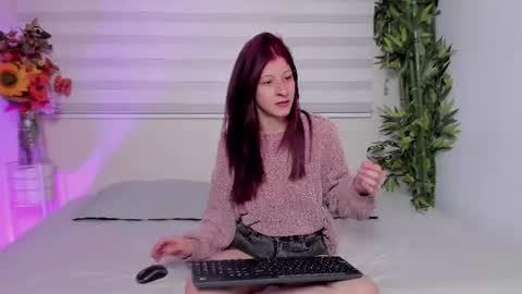 Zoe Olsen online show from June 12, 2:49 pm