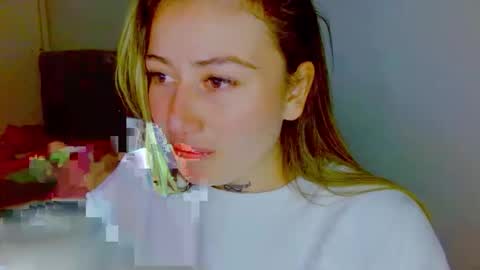 Snapshot of zoe_sexy69 chatting on October 21, 12:38 am ZOE online show from October 21, 12:38 am