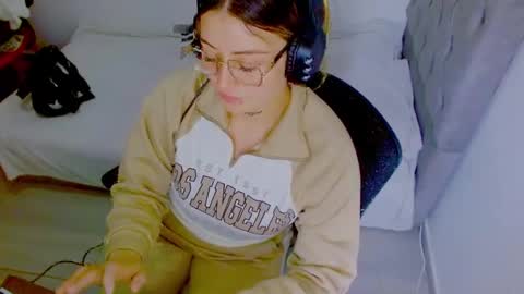 Snapshot of zoe_sexy69 chatting on September 16, 6:44 pm ZOE online show from September 16, 6:44 pm
