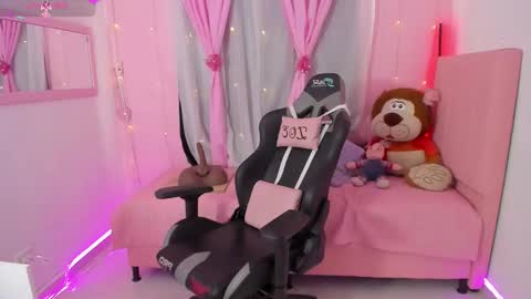 zoe_sullivan_ online show from September 17, 2:42 pm