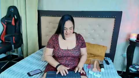 zoedeleon online show from July 31, 12:39 pm