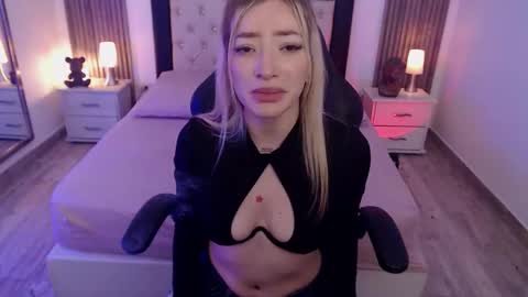 zoe online show from September 24, 3:35 am