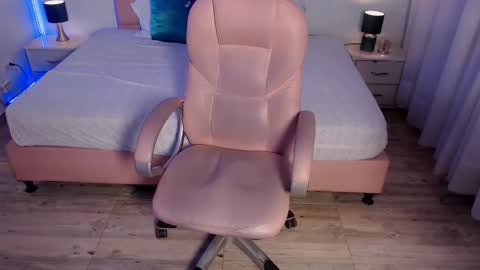 zoe online show from February 10, 4:04 am