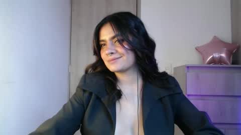 Zoee online show from January 7, 5:07 pm