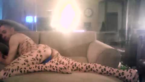 zooroxxx101 online show from March 9, 8:52 am