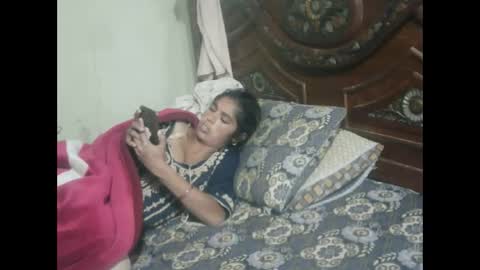 Snapshot of zoyakhan803 chatting on November 1, 9:36 pm zoyakhan803 online show from November 1, 9:36 pm