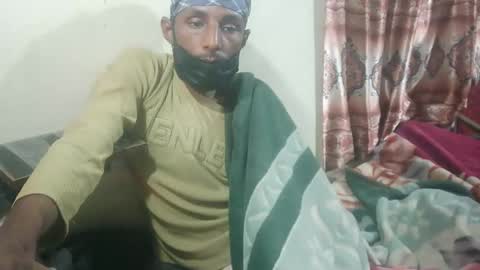 Snapshot of zoyakhan803 chatting on February 24, 1:13 am zoyakhan803 online show from February 24, 1:13 am