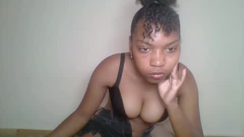 zyraelle_01 online show from May 17, 10:46 am