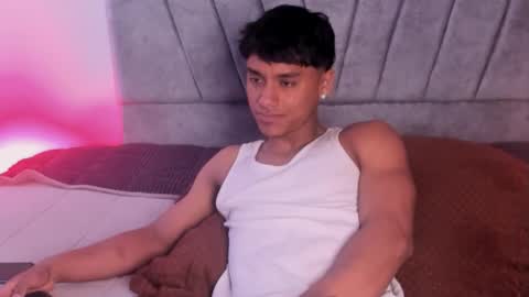 zyzz_1812 online show from November 28, 5:09 pm